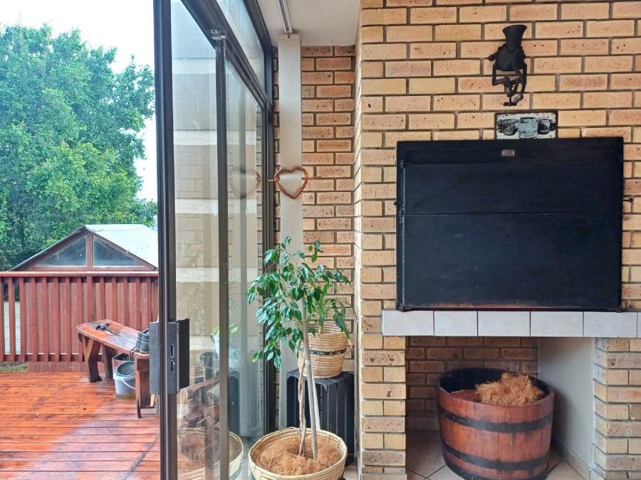 5 Bedroom Property for Sale in Reebok Western Cape